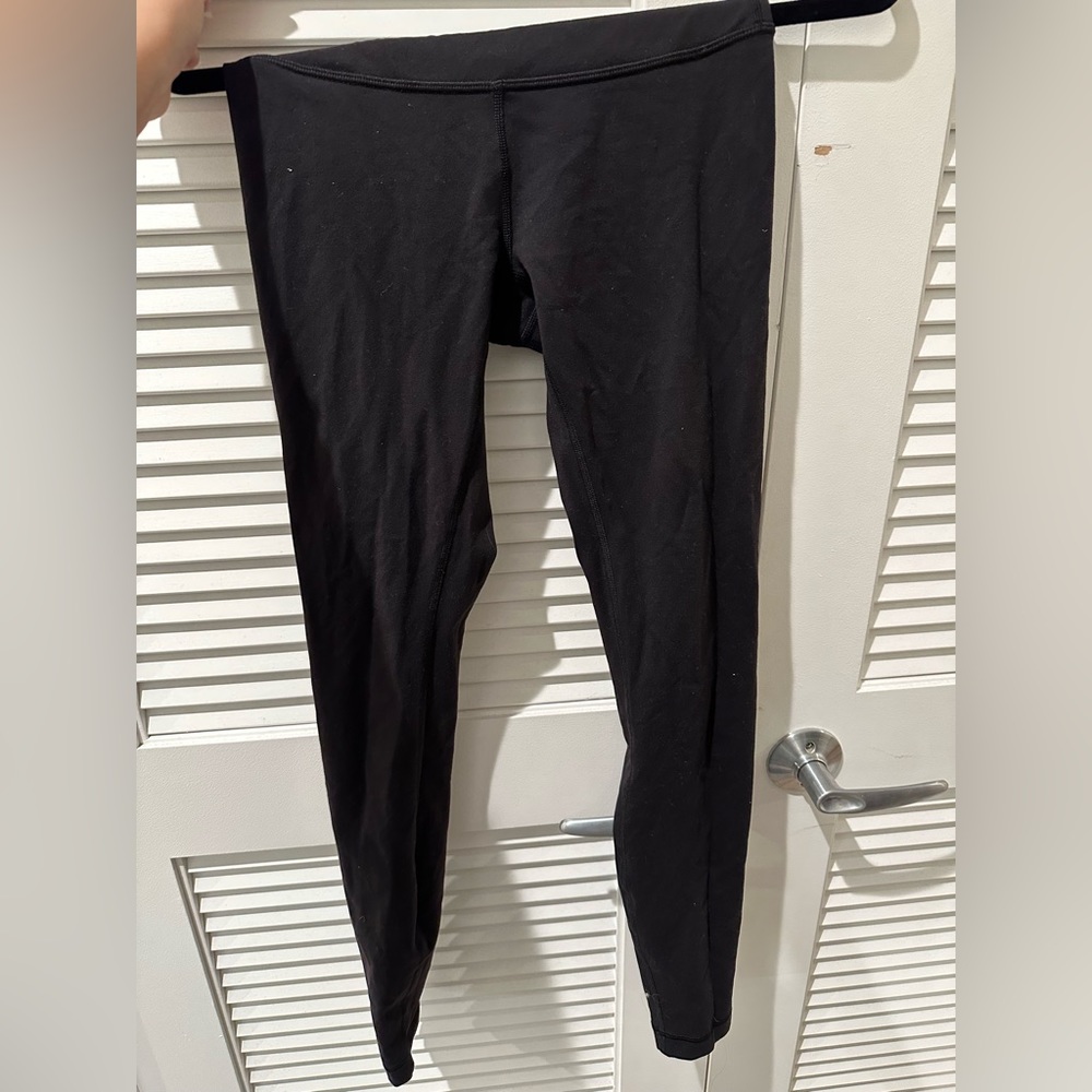 Lululemon Size 4 Black Wunder Under Leggings